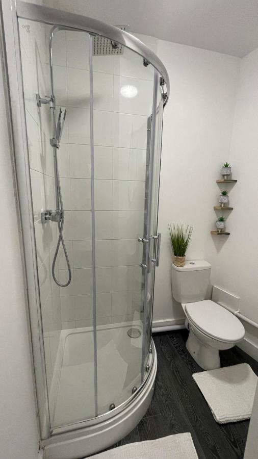 Spacious 6 Bed Home Near City & Albion Stadium Perfect For Contractors! Birmingam Exterior foto